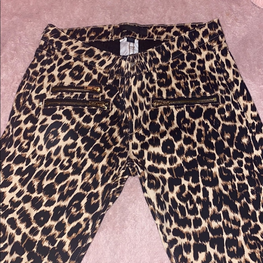 Leopard leggings w/ gold zippers